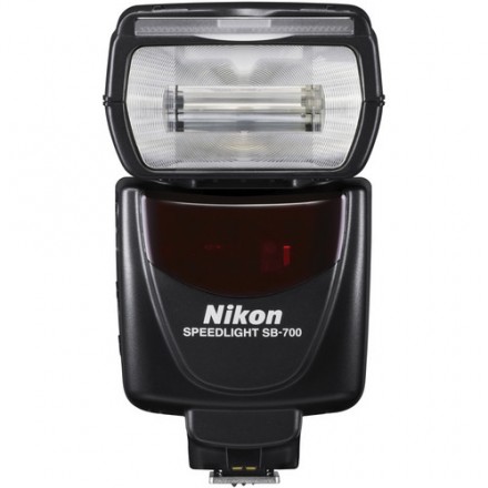 Вспышка Nikon SB-700 AF TTL Вспышка Nikon SB-700 AF TTL